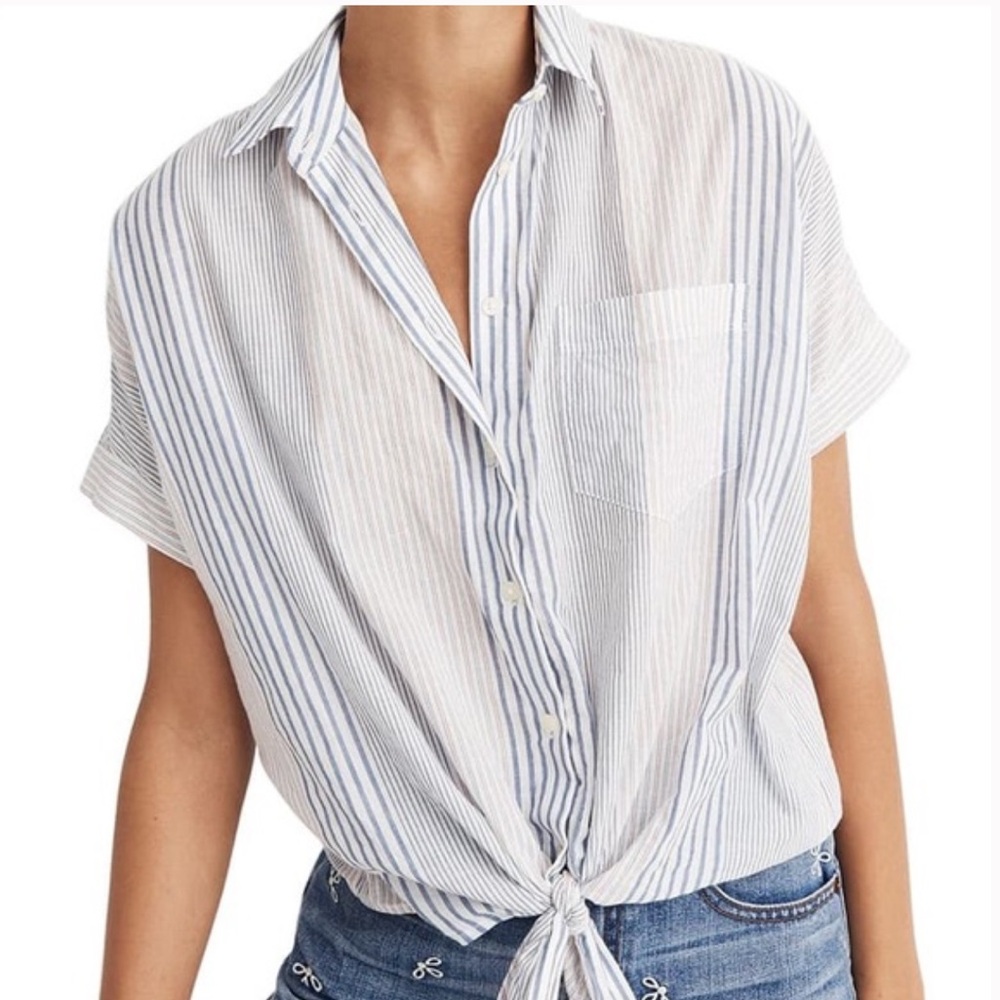 Madewell White Blue Rawley Stripe Short SleeveTie Front Button Down. Size S